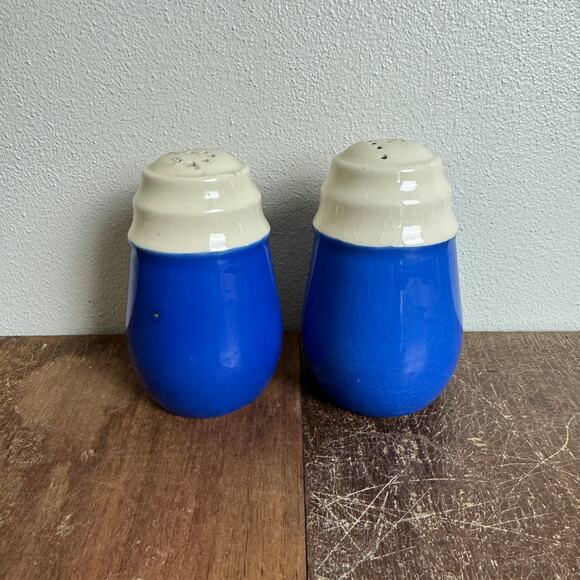 Heavy Stoneware‎ Large blue & white Salt and Pepper Shakers VINTAGE - Picture 1 of 9